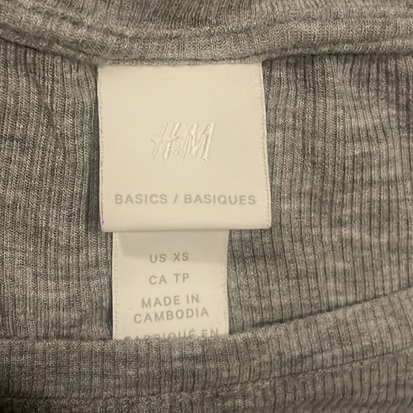 H&M basics size xs gray T-shirt - Picture 7 of 7
